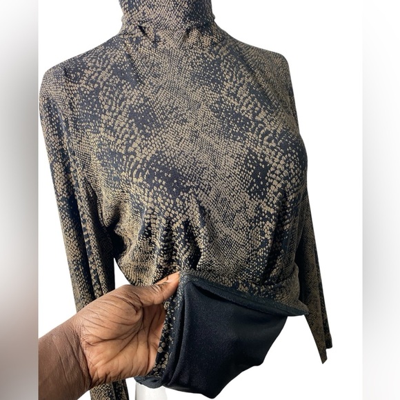 Susan Lawrence Vintage Snake Skin Turtleneck Top Size M Good Used Condition - Picture 4 of 5